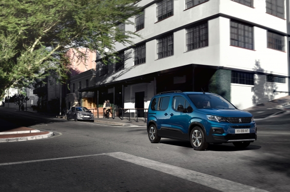 Peugeot opens orders for e-Rifter